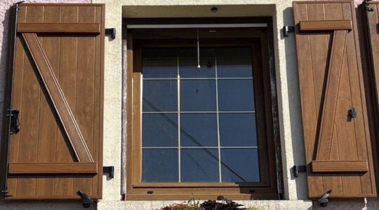 Volet imitation bois